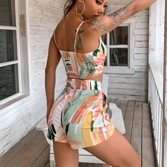 COPY - Adorable and sexy 2 piece shorts and crop top set - Picture 2 of 3